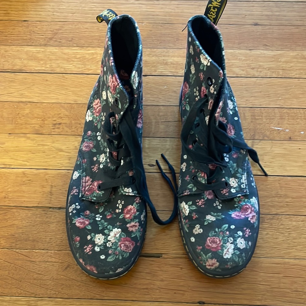 Dr marten’s floral canvas shoes